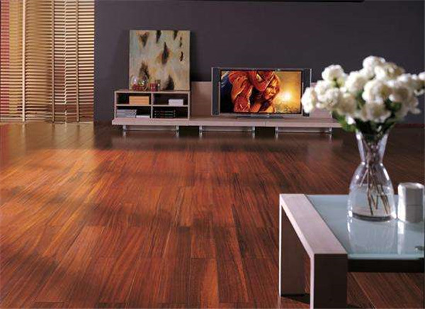 臥室實木地板怎么保養(yǎng)好？