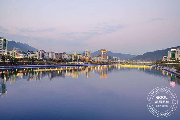 可以在縣城開定制衣柜專賣店嗎？