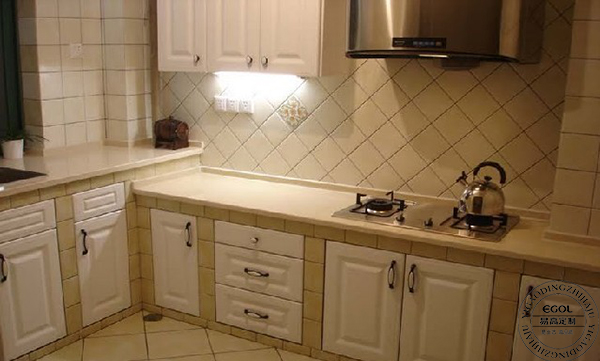 磚砌櫥柜和整體櫥柜哪個好？