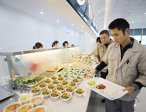 員工吃住行，公司大關(guān)懷丨易高家居下塘基地新食堂正式啟用！