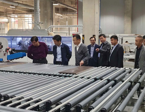  長豐縣委副書記、縣長李命山蒞臨易高家居視察指導(dǎo)工作