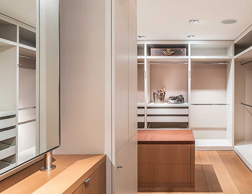 定制衣帽間這樣設(shè)計，裝出高級感！